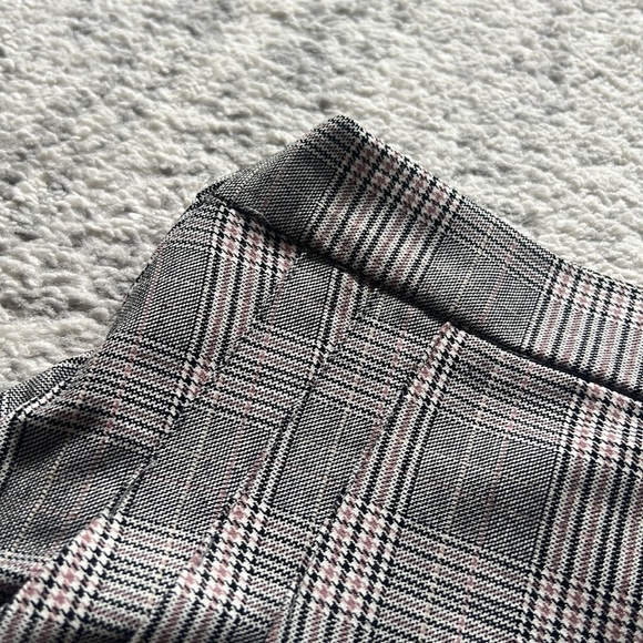 Garage Plaid Pleated Skirt - Picture 3 of 5